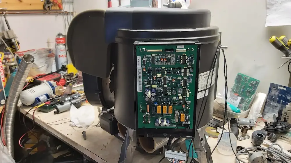 Matkailuajoneuvon lämmitysjärjestelmän diagnostiikka ja huolto